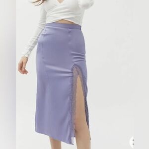 UO Urban Outfitters lilac midi skirt with lace trim detail and slit size xsmall